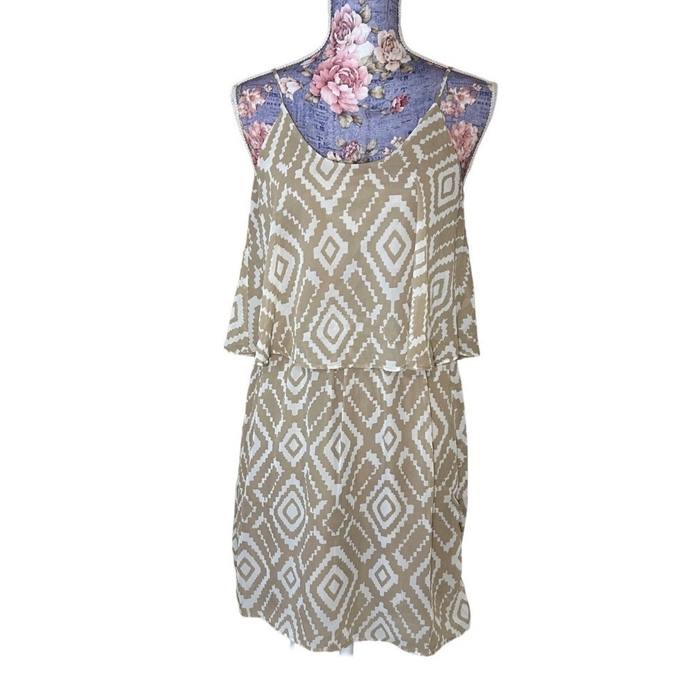Charming Charlie Tan White Geometric Diamond Popover Mini Dress Small